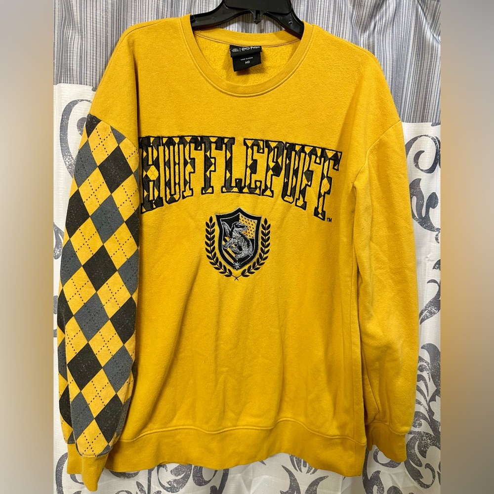 Wizarding World Harry Potter Hufflepuff Unisex Knit Argyle Yellow‎ Crewneck Sz M